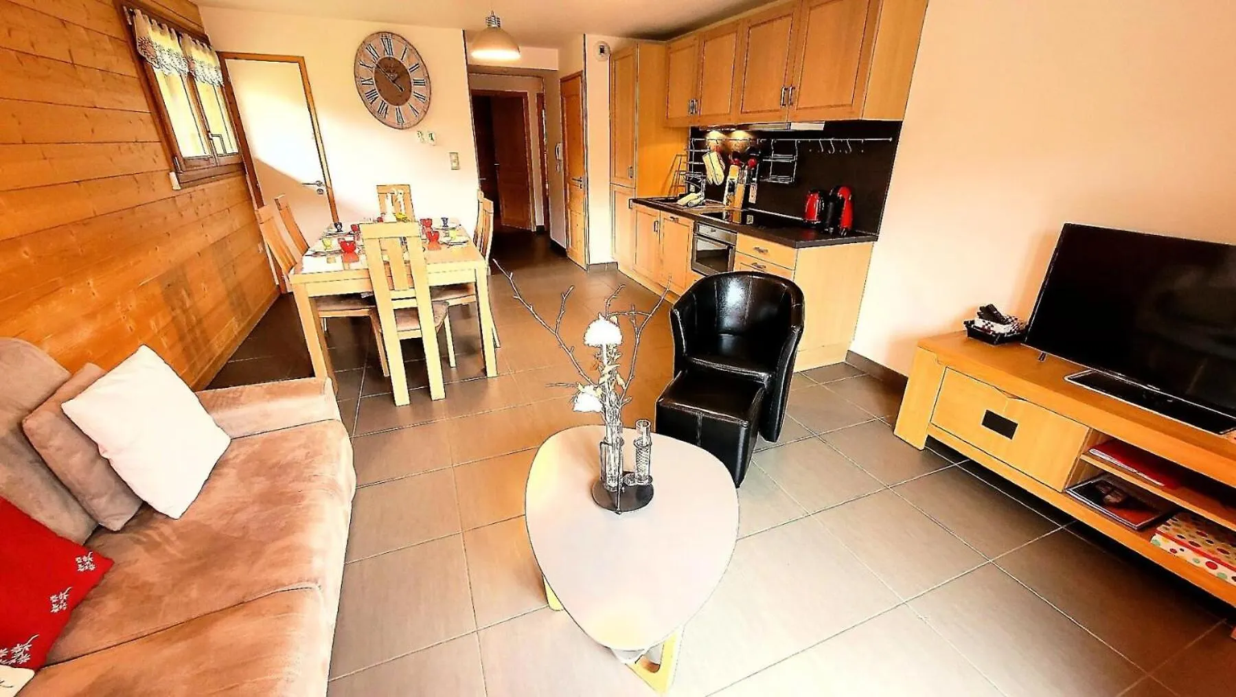 Residence Grange Du Chery I - Appartement De Type T3, Dans Petite Residence Mae-1241 لي جيه شقة